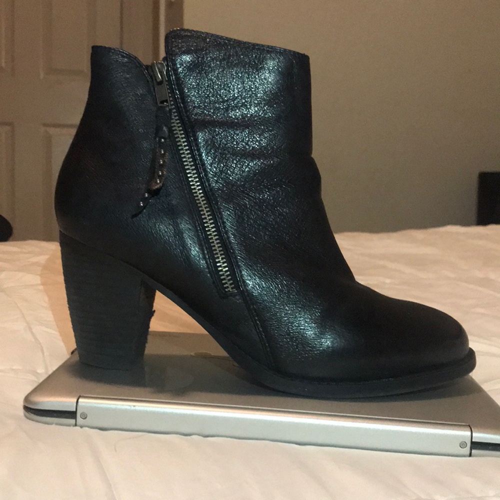 Steve Madden Wanndda boot.